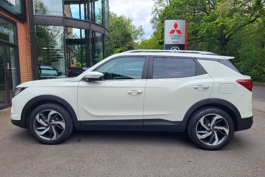 SsangYong Korando Ssangyong Korando 1.5 Ultimate Suv A... RV73KKZ White #2