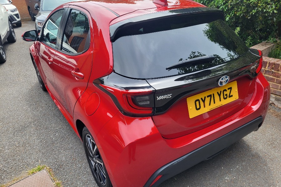 Toyota Yaris Toyota Yaris 1.5 Vvt H Design Hatchback Pet... OY71YGZ Red #3