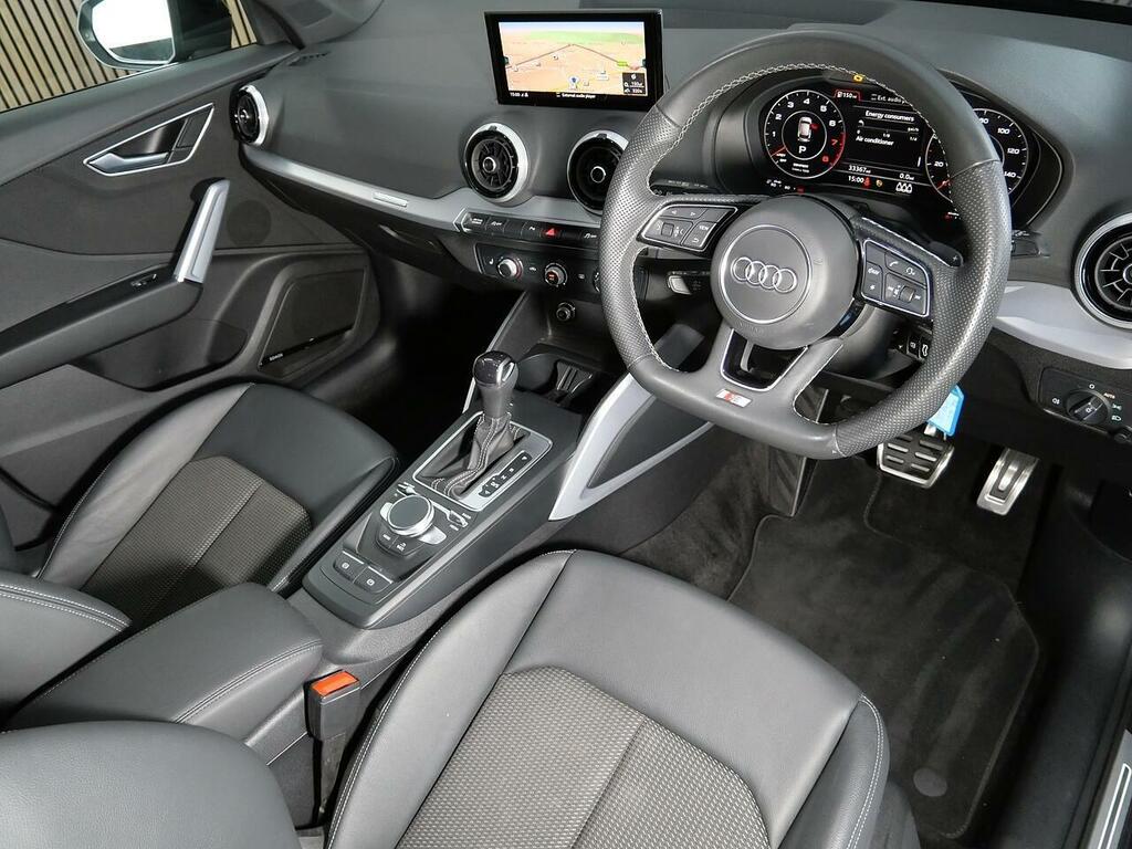 Audi Q2 1.5 Tfsi Cod 35 Black Edition Suv S Tro CJ23UXZ Grey #3