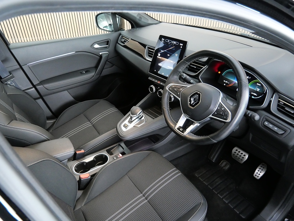 Renault Captur 1.6 E-tech E-tech Engineered Suv Hybrid FH23HYP Black #3