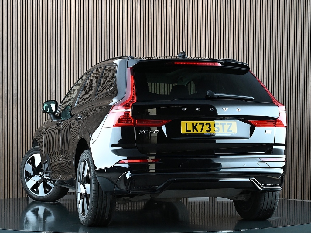 Volvo XC60 2.0H T6 Recharge 18.8Kwh Plus Suv Plug- LK73STZ Black #2