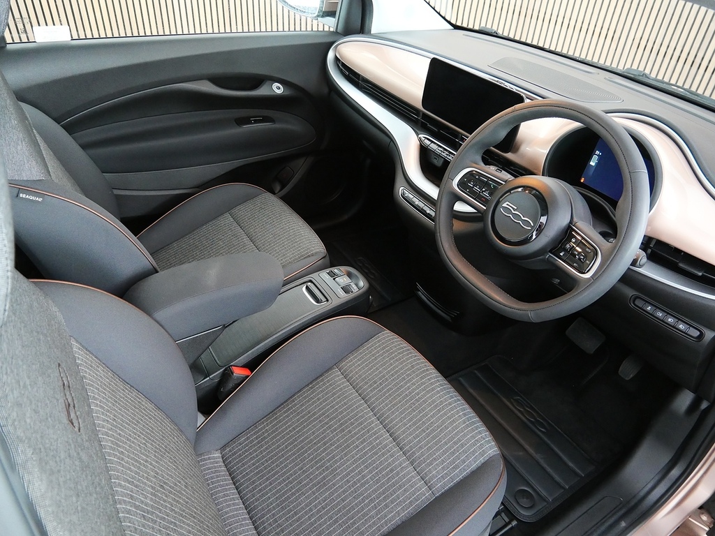 Fiat 500E 42Kwh Icon Hatchback 118 Ps WD23CRV Gold #3