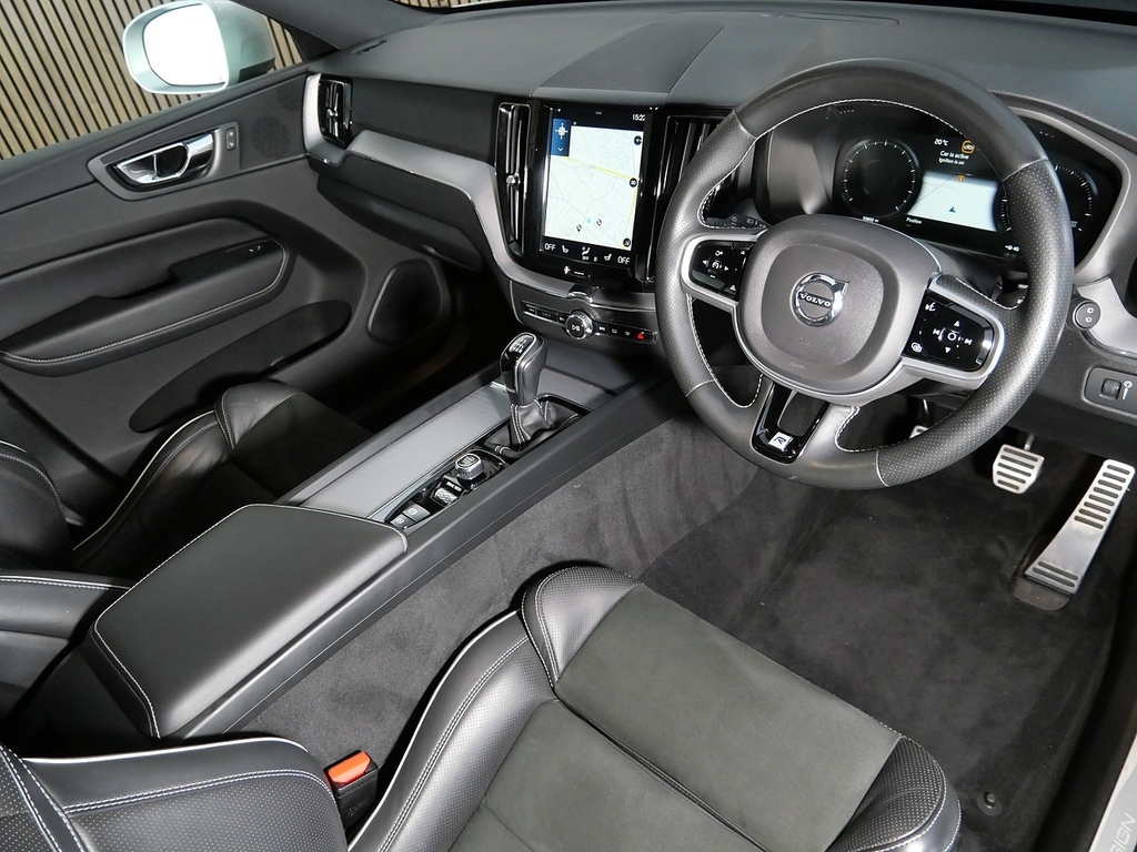 Volvo XC60 2.0 D4 R-design Suv Awd Euro 6 White #3