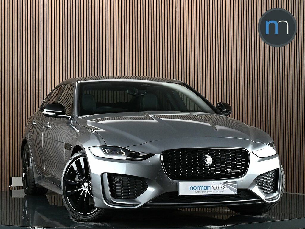 Jaguar XE 2.0 D200 Mhev R-dynamic Se Black Saloon Grey