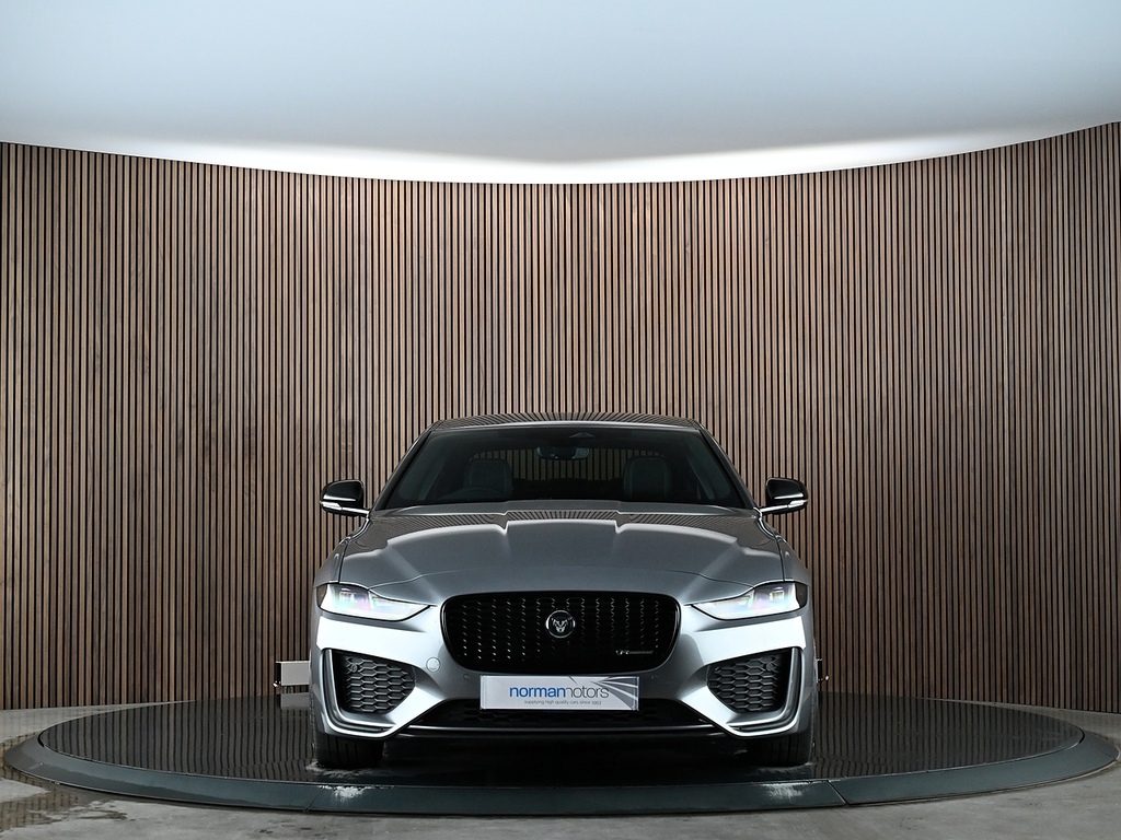 Jaguar XE 2.0 D200 Mhev R-dynamic Se Black Saloon Grey #5