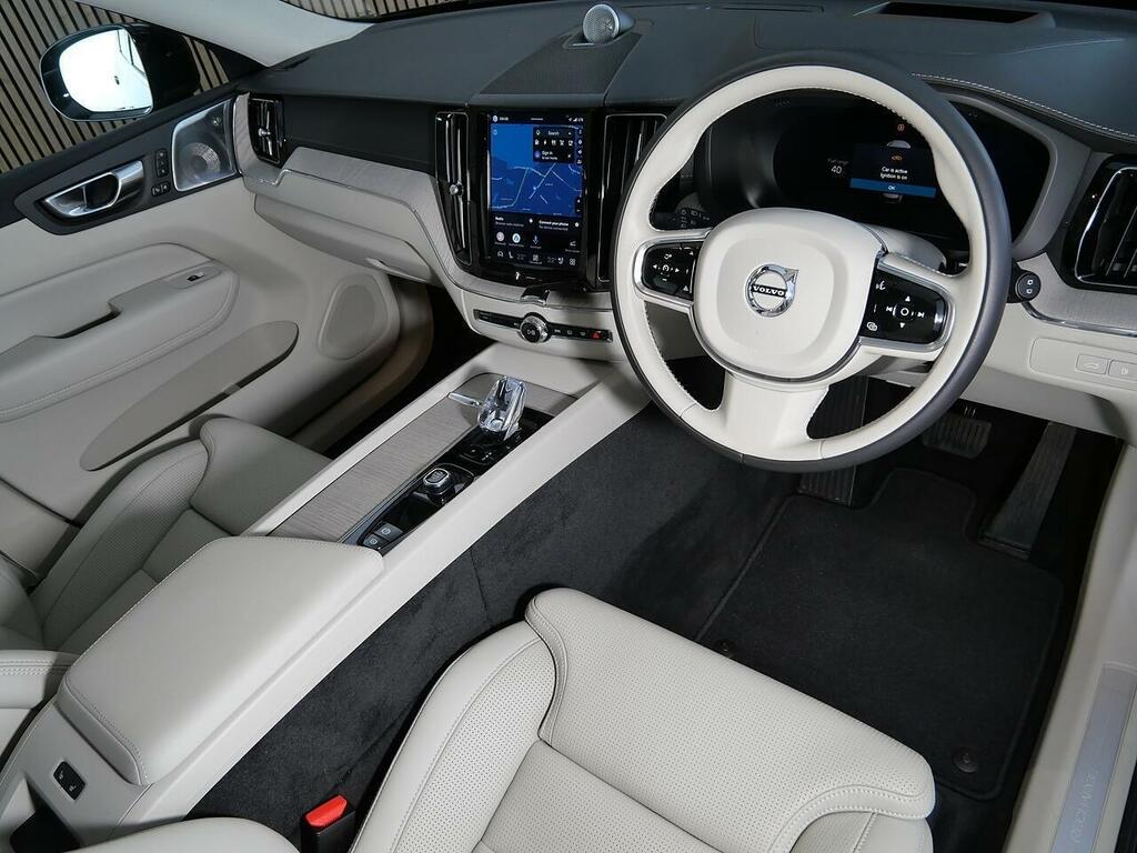 Volvo XC60 2.0H T8 Recharge 18.8Kwh Ultimate Bright Suv P BJ23TXY Black #3