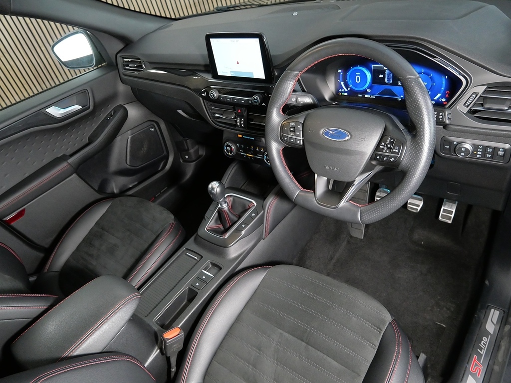 Ford Kuga 1.5 Ecoblue St-line Edition Suv YV21KSZ #3
