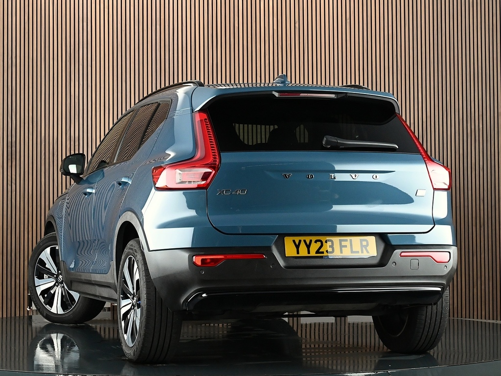 Volvo XC40 1.5H T5 Recharge 10.7Kwh Ultimate Dark Suv Pet YY23FLR Blue #2