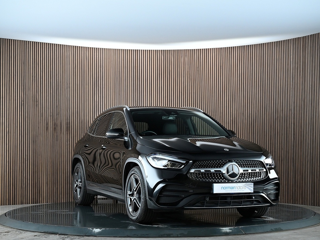 Mercedes-Benz GLA Class 2.0 Gla200d Amg Line Executive Suv 8G Black #4