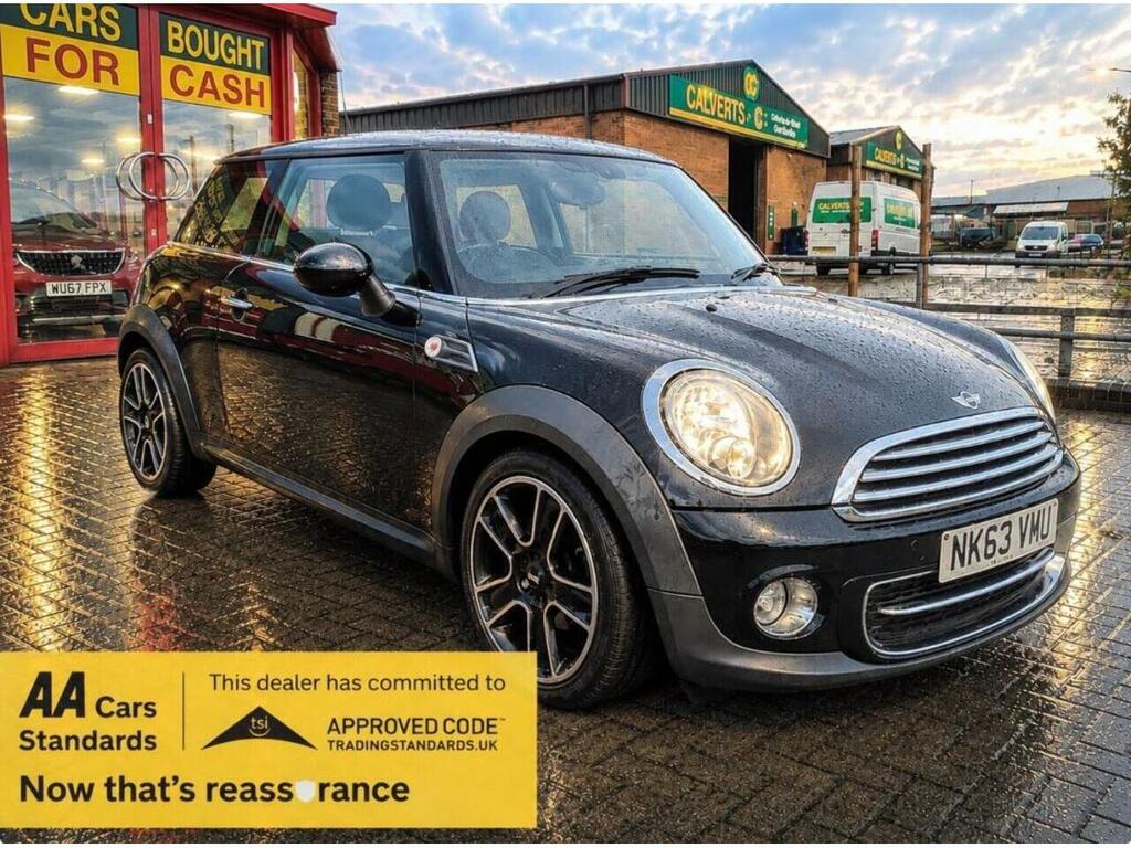 Mini Hatch Cooper Black