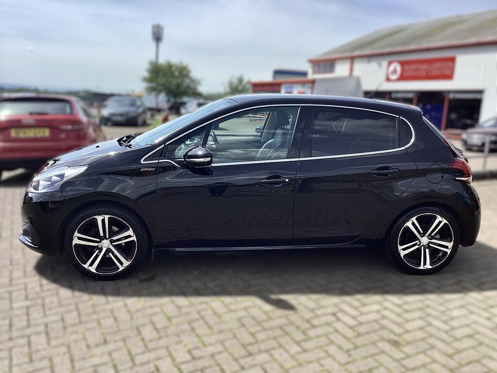 Peugeot 208 Bluehdi Gt Line Black #6