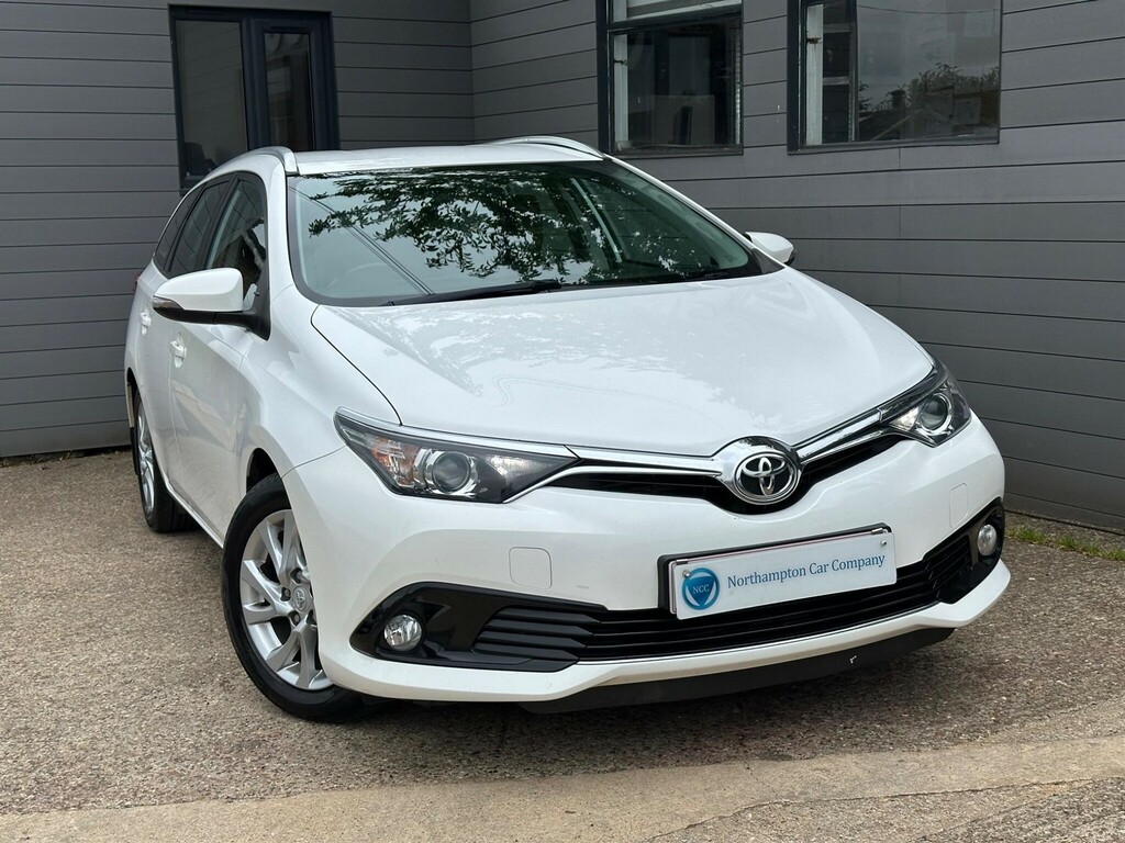 Toyota Auris 1.6 D-4d Icon Touring Sports Euro 6 Ss YB65VPP White #4