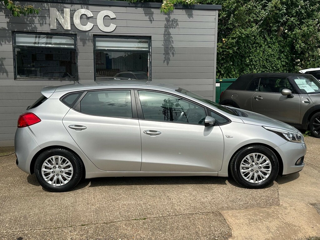 Kia Ceed 1.4 Crdi 1 Euro 5 Silver #6