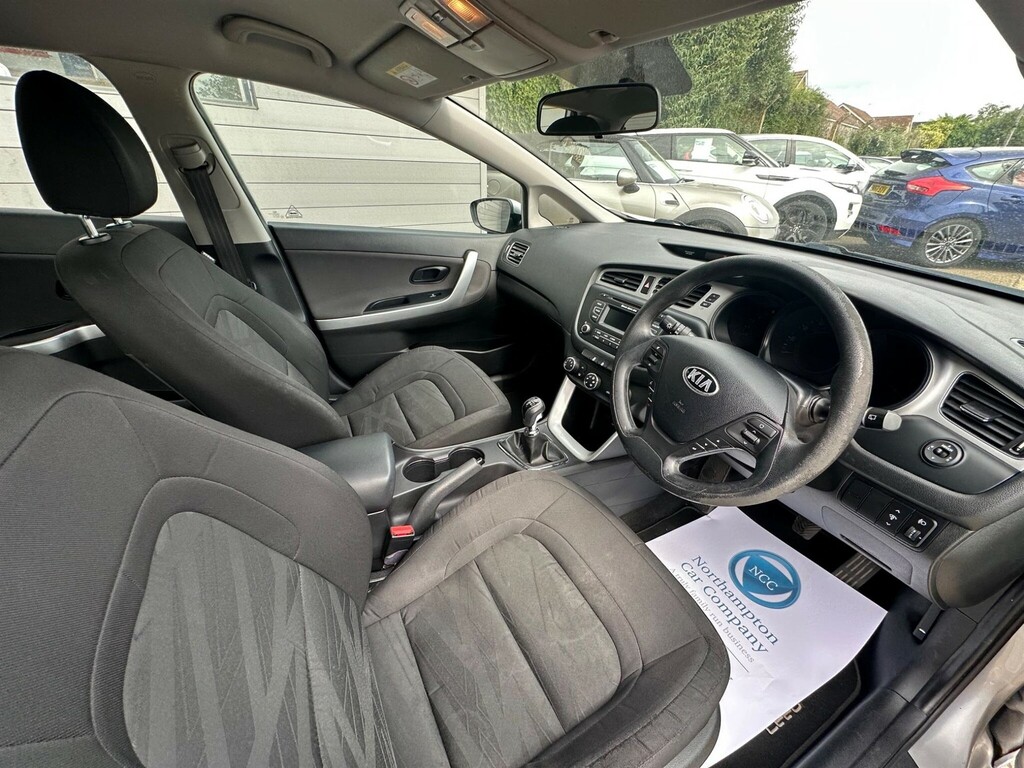 Kia Ceed 1.4 Crdi 1 Euro 5 Silver #3