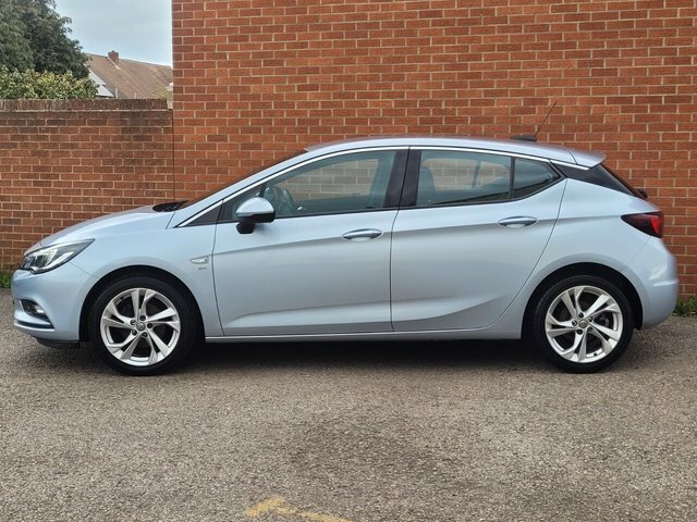 Vauxhall Astra Turbo Sri Hatchback DL66ZCO Silver #2