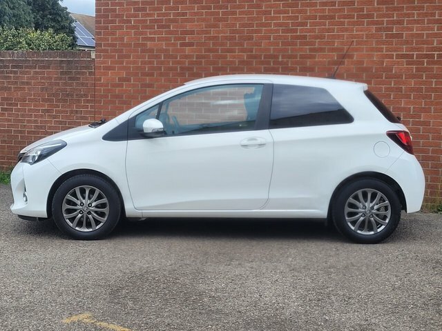 Toyota Yaris Vvt-i Icon Hatchback NJ17BWY White #5