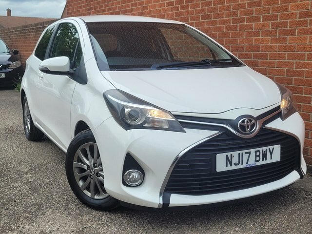 Toyota Yaris Vvt-i Icon Hatchback NJ17BWY White #3
