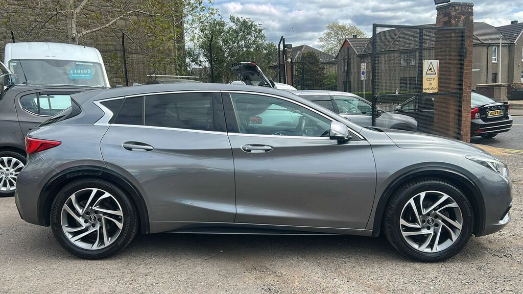 Infiniti Q30 1.5D Premium Hatchback Euro 6 S Grey #3