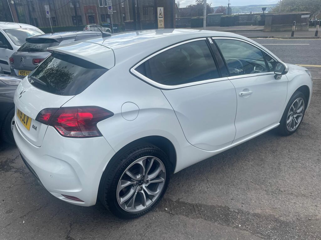 DS DS 4 1.6 Bluehdi Dstyle Nav Hatchback Eat6 E White #4