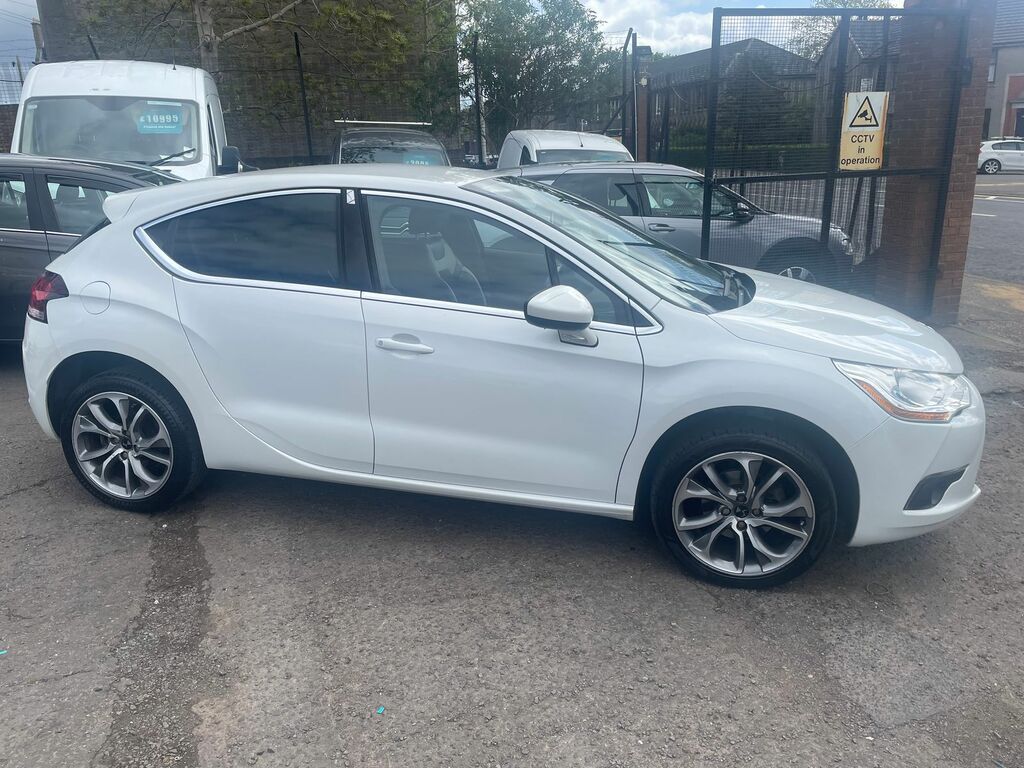DS DS 4 1.6 Bluehdi Dstyle Nav Hatchback Eat6 E White #3