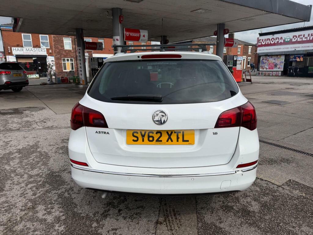 Vauxhall Astra 1.6 16V Sri Sports Tourer Euro 5 SY62XTL White #6