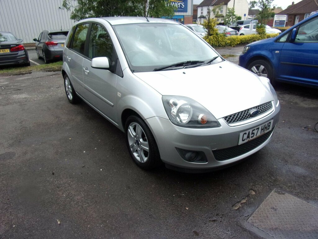 Ford Fiesta 1.4 Zetec Climate Silver #2