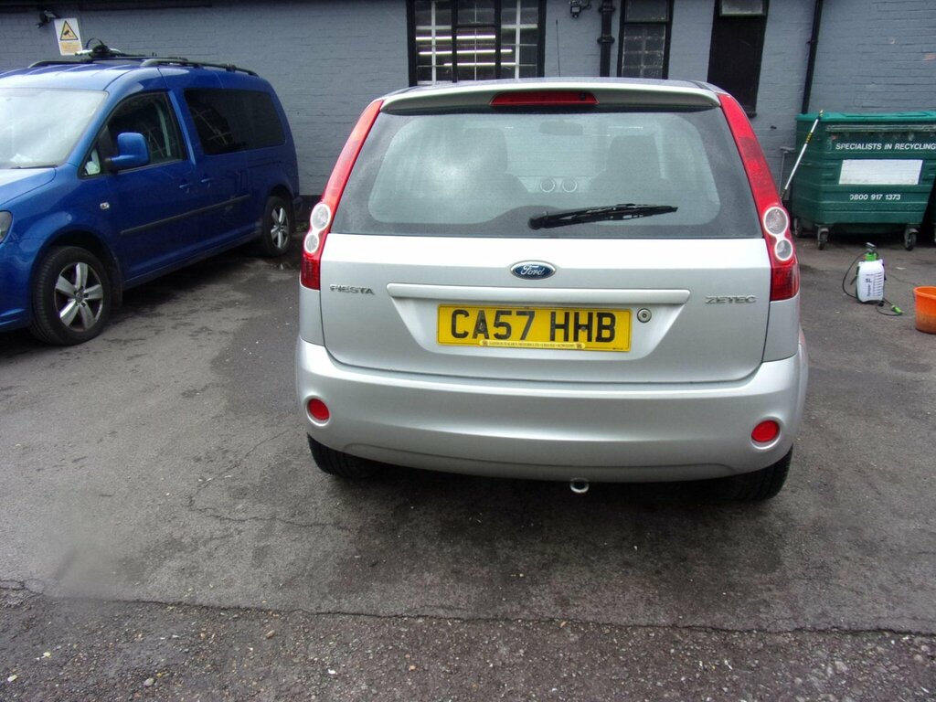Ford Fiesta 1.4 Zetec Climate Silver #4