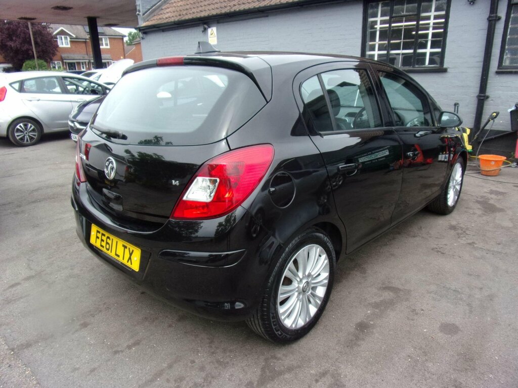 Vauxhall Corsa 1.4 16V Se Euro 5 FE61LTX Black #4