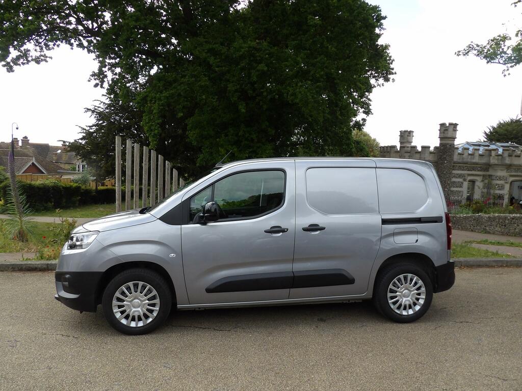 Toyota Proace City 1.5 Bluehdi Icon Short Panel Van Grey #3