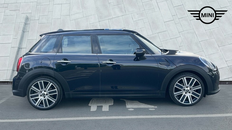 Mini Hatch 5-Door Hatch Cooper Exclusive OV73XWE Black #3
