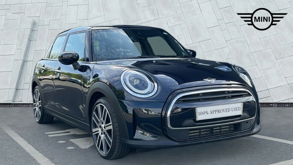 Mini Hatch 5-Door Hatch Cooper Exclusive Black