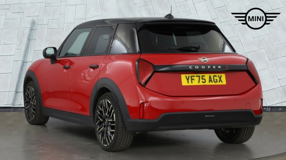 Mini Hatch Cooper S YF75AGX Red #2