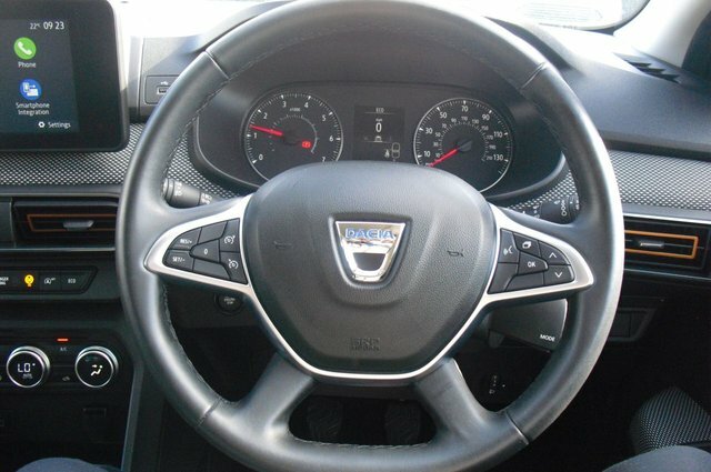 Dacia Sandero Stepway Hatchback NU71HME White #4
