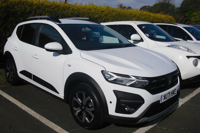 Dacia Sandero Stepway Hatchback White