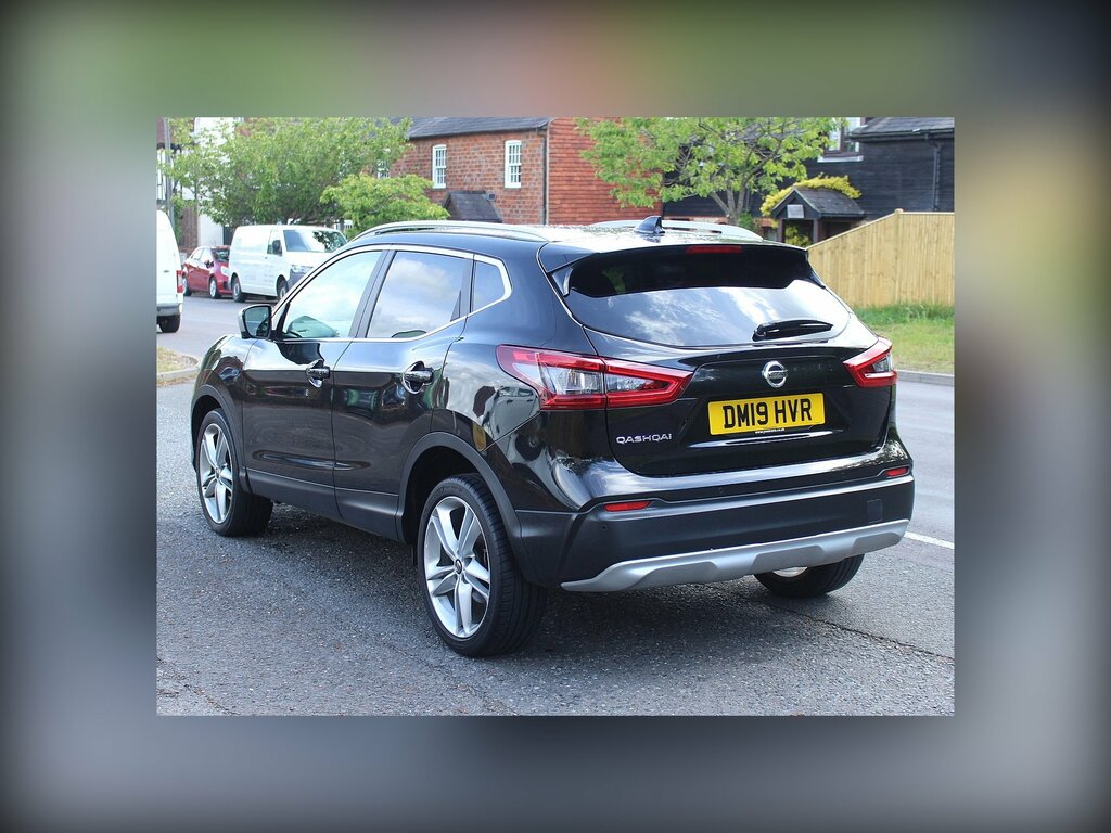 Nissan Qashqai 1.3 Dig-t N-motion Suv Euro 6 S DM19HVR Black #4