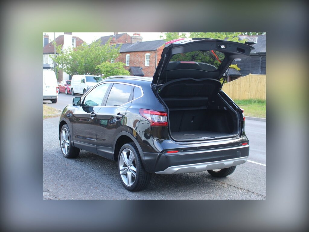Nissan Qashqai 1.3 Dig-t N-motion Suv Euro 6 S DM19HVR Black #5