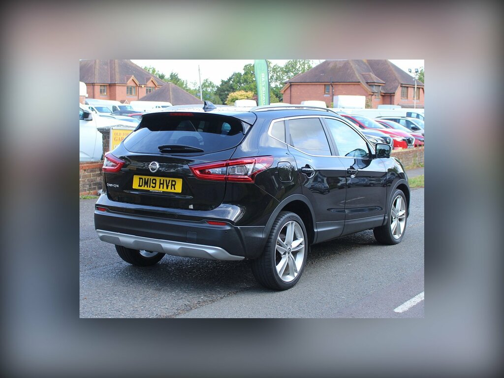 Nissan Qashqai 1.3 Dig-t N-motion Suv Euro 6 S DM19HVR Black #2