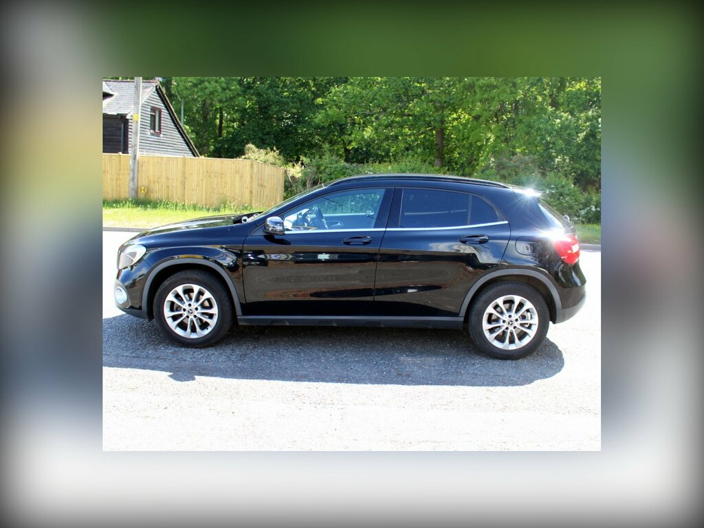Mercedes-Benz GLA Class 1.6 Gla200 Se Suv Euro 6 Ss Black