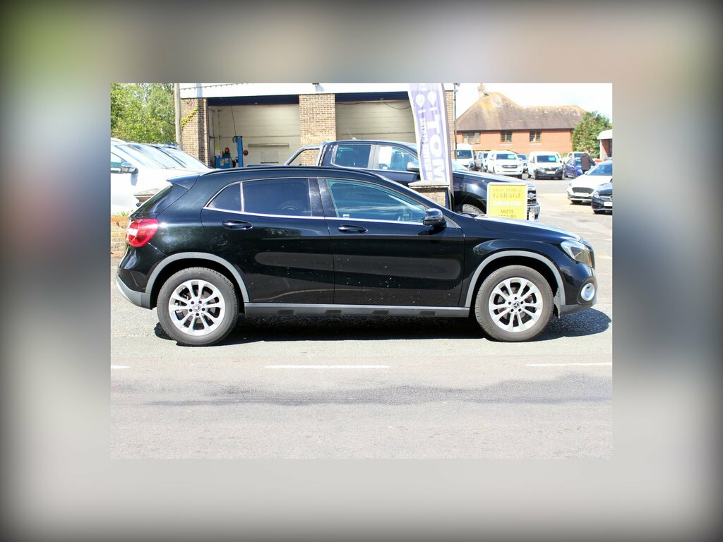 Mercedes-Benz GLA Class 1.6 Gla200 Se Suv Euro 6 Ss LN67OFB Black #4