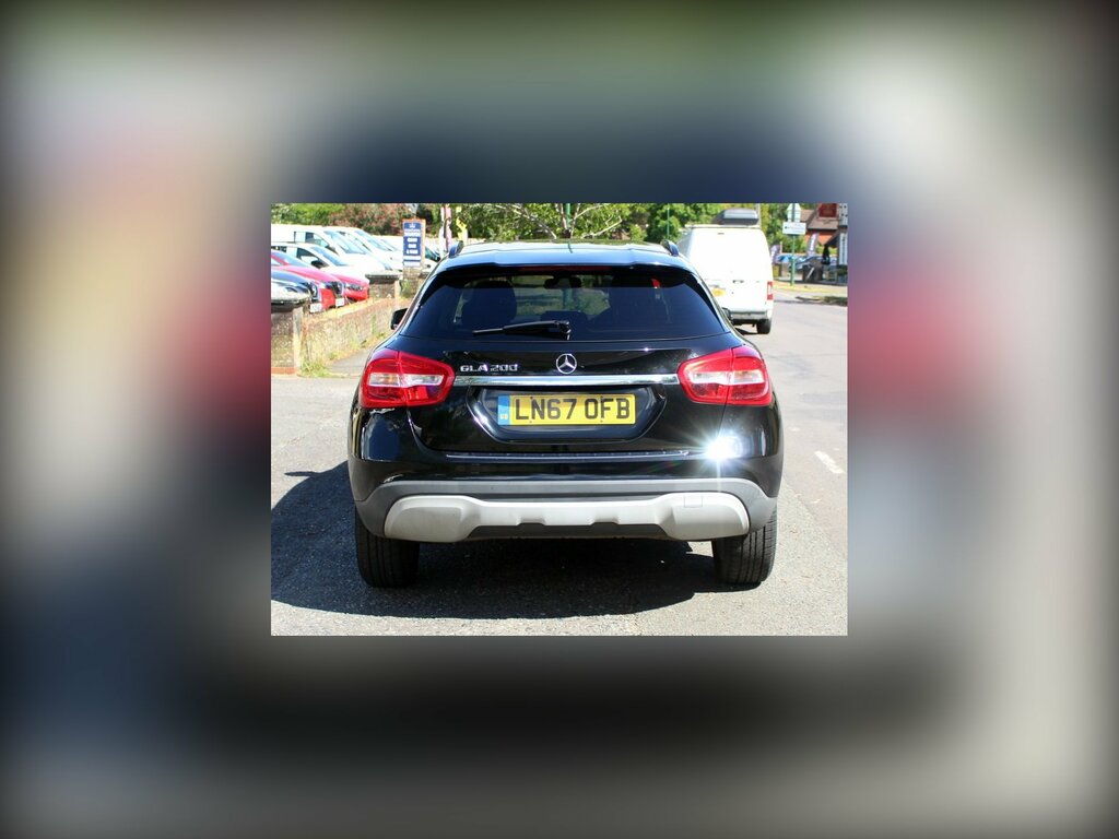Mercedes-Benz GLA Class 1.6 Gla200 Se Suv Euro 6 Ss LN67OFB Black #2