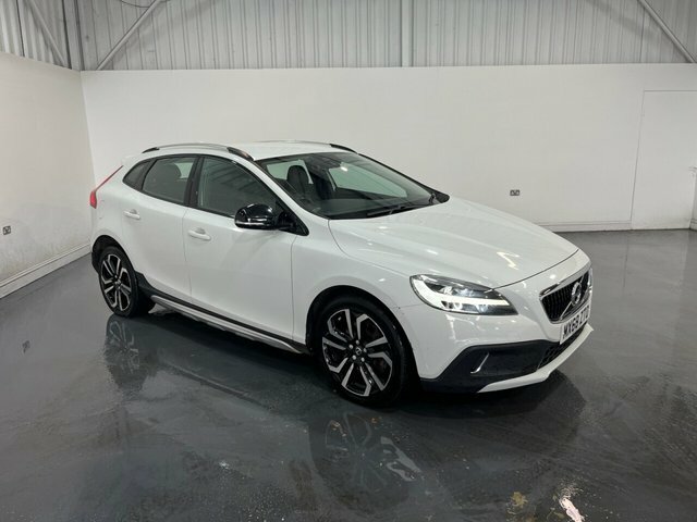 Volvo V40 Cross Country 1.5 T3 Gpf Pro Hatchback Euro 6 S White