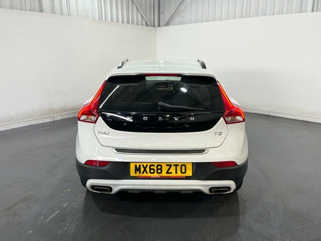 Volvo V40 Cross Country 1.5 T3 Gpf Pro Hatchback Euro 6 S MX68ZTO White #5
