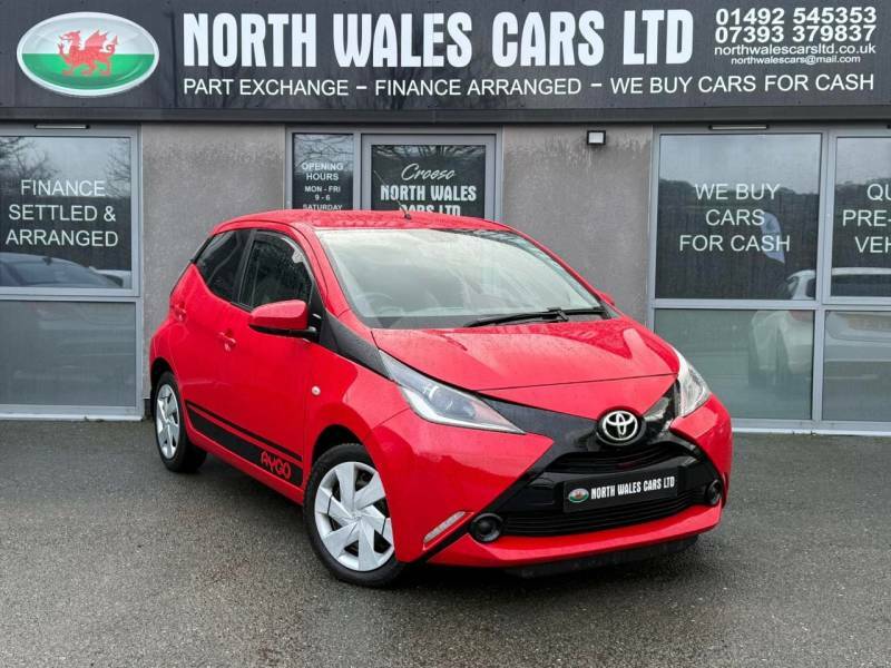 Toyota Aygo 1.0 Vvt-i X-play - 2016 66 Red