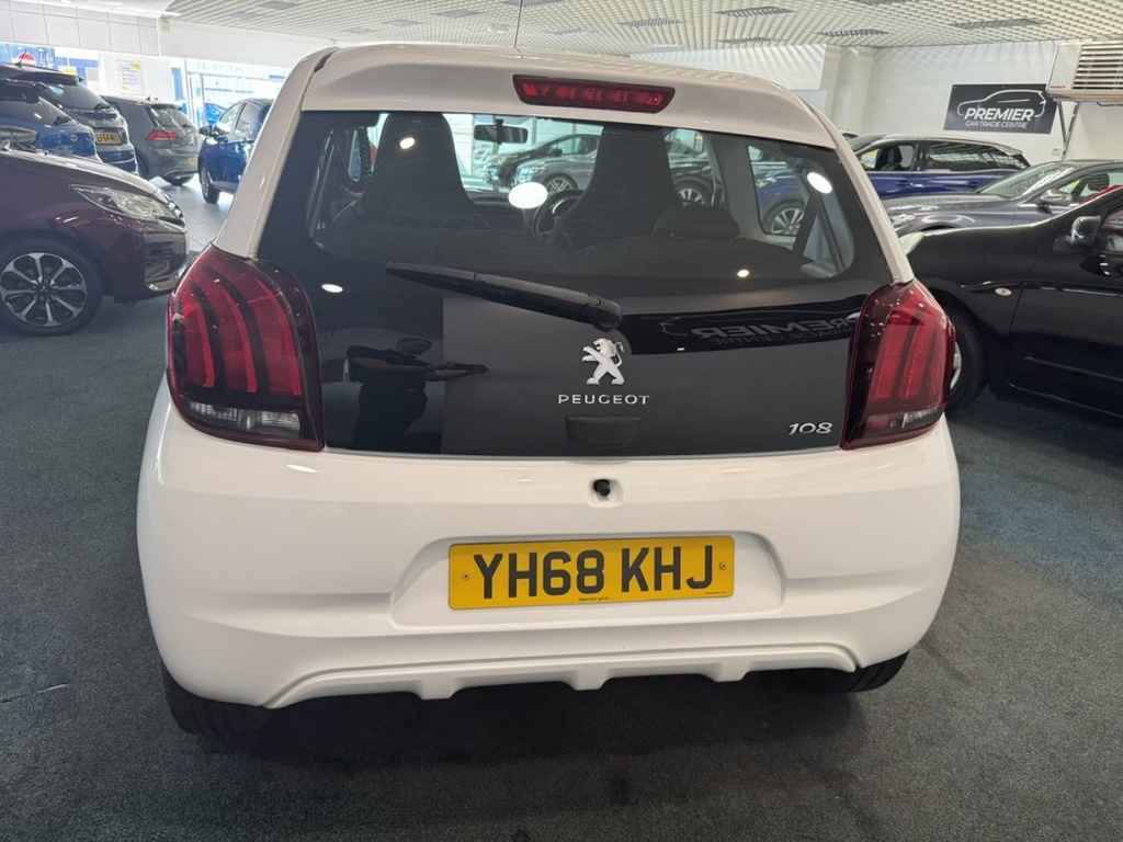Peugeot 108 1.0 72 Active YH68KHJ White #5