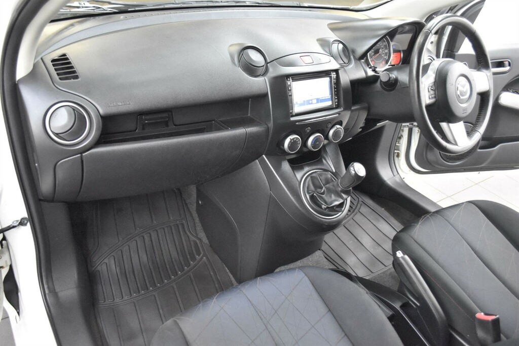 Mazda 2 1.3 Venture Euro 5 White #3