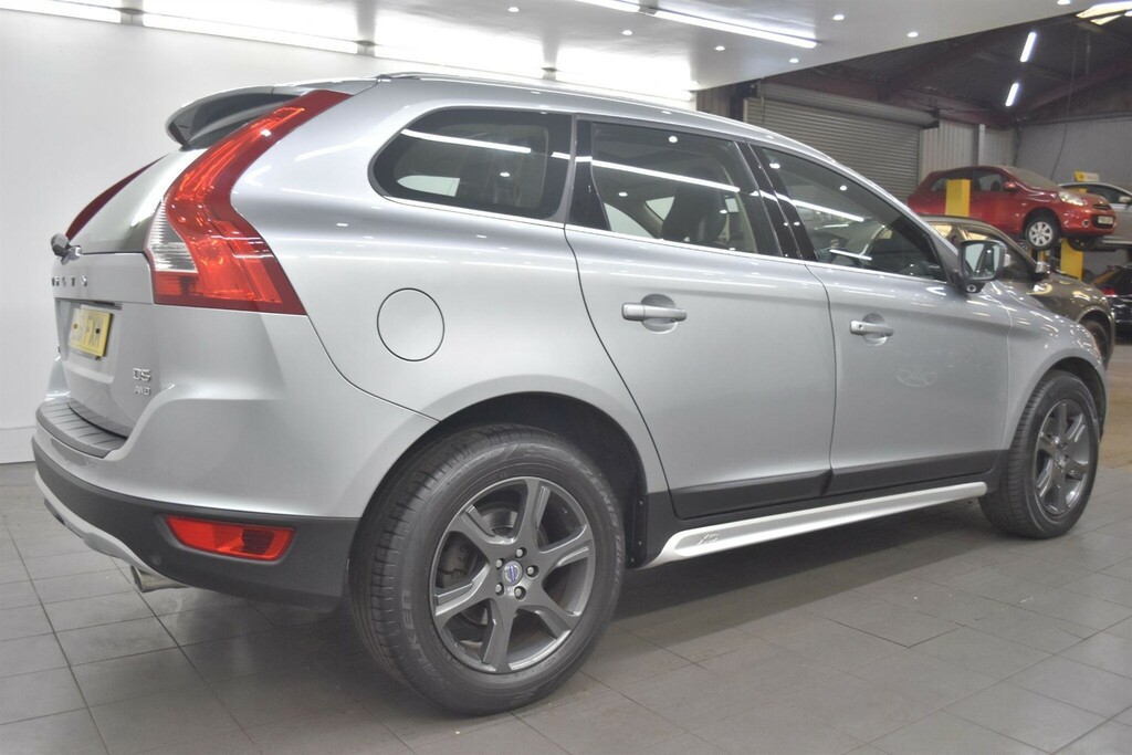 Volvo XC60 2.4 D5 Se Lux Geartronic Awd Euro 5 Silver #2