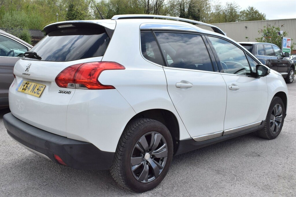 Peugeot 2008 1.2 Vti Puretech Allure Euro 5 YC64NJE White #2