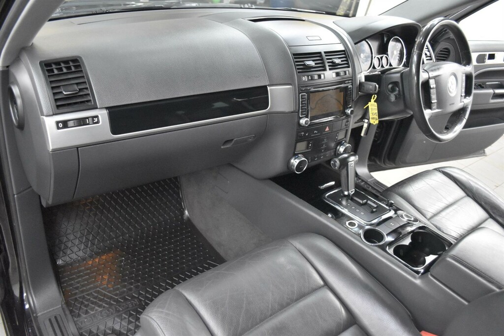 Volkswagen Touareg 3.0 Tdi V6 Dpf Altitude Black #3