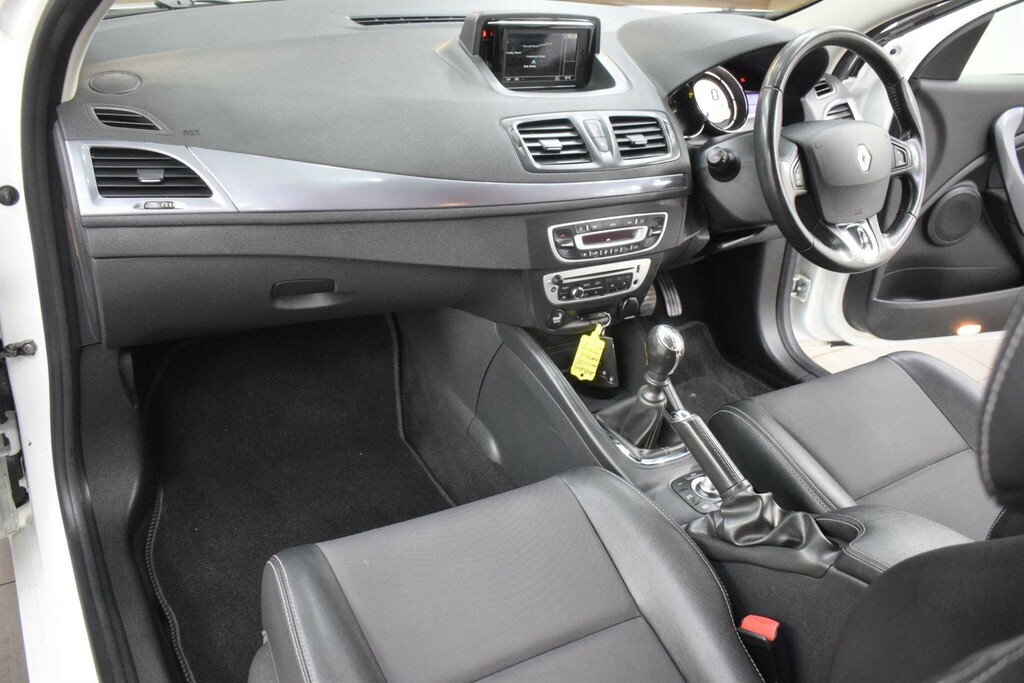 Renault Megane 1.5 Dci Energy Dynamique Tomtom Euro 5 Ss DA64ZKY White #3