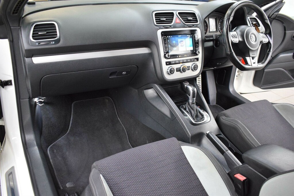 Volkswagen Scirocco 1.4 Tsi Hatchback Dsg Euro 4 160 Ps LX62FDZ White #3